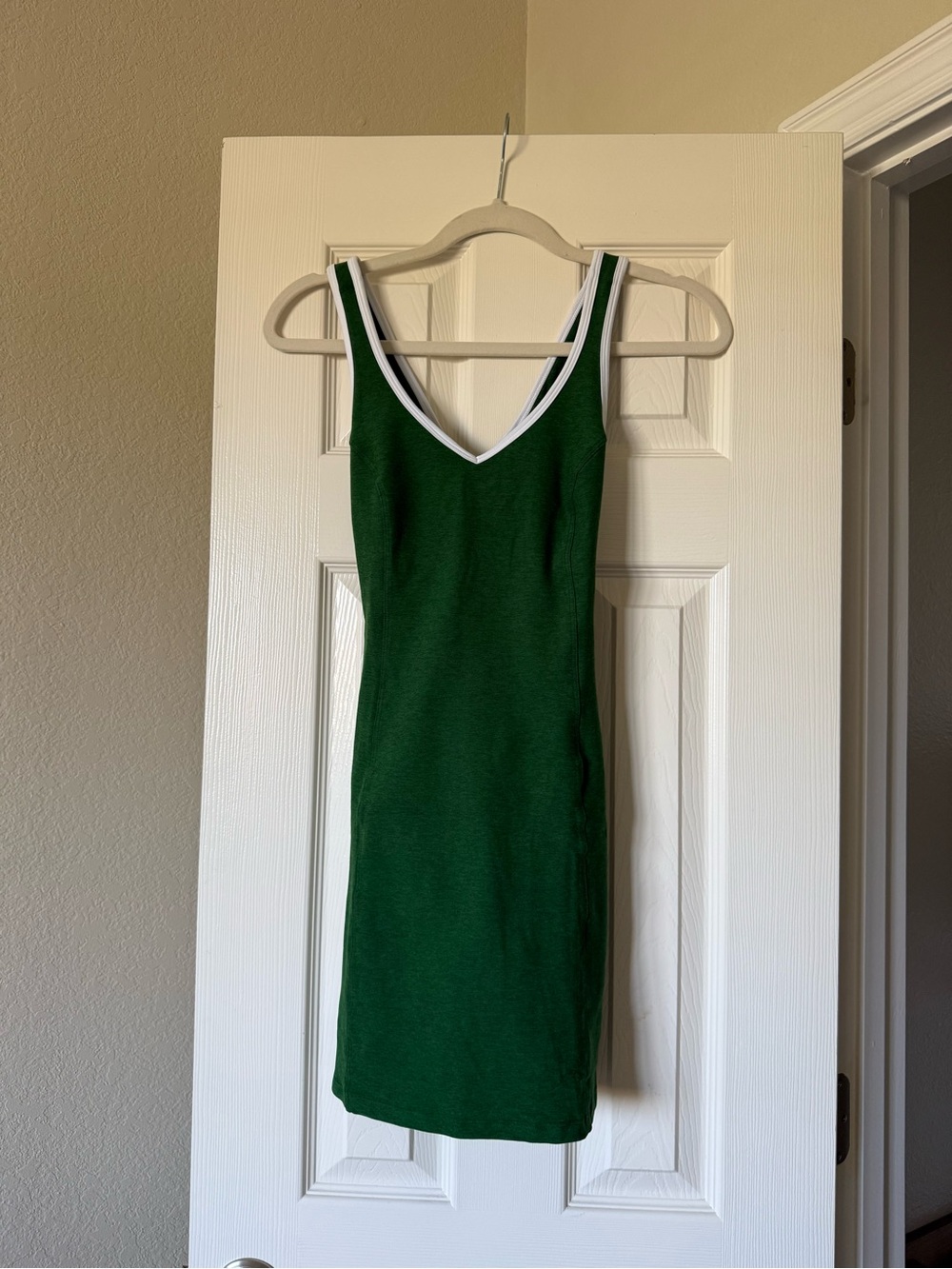 Beyond Yoga Green Starting Lines dress